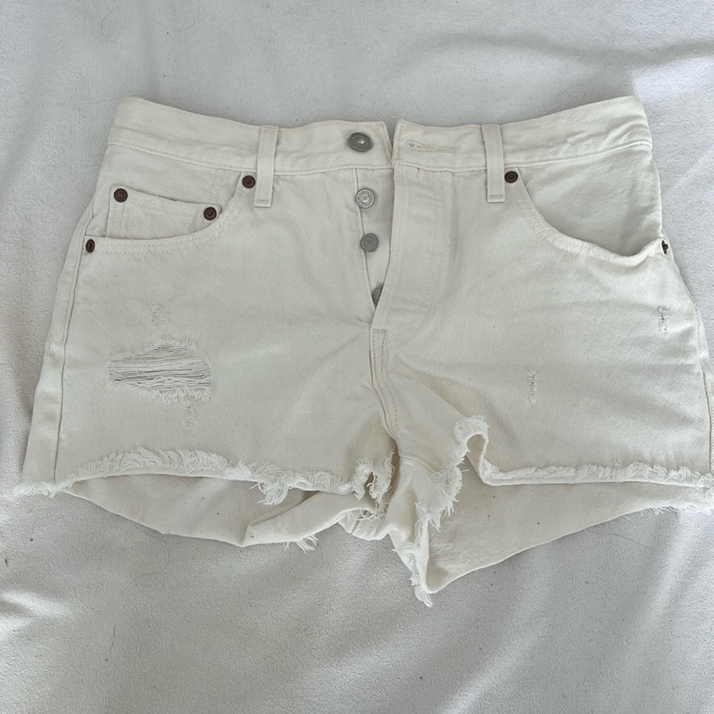 Levi’s white shorts